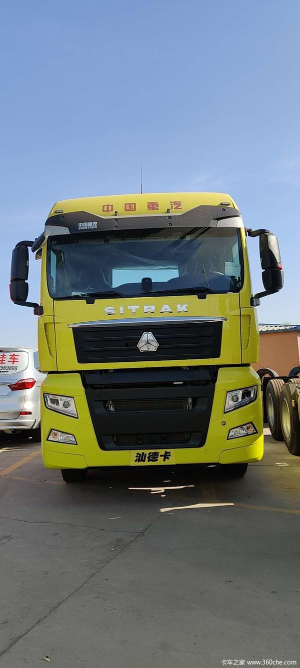 中国重汽汕德卡480马力牵引车 自动挡