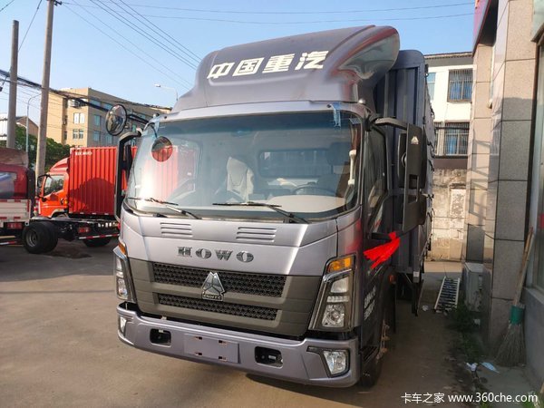 恭喜马总喜提中国重汽豪沃轻卡统帅载货车