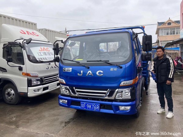 恭喜陈老板 喜提骏铃V5载货车 祝生意兴隆财源滚滚