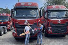 恭喜乘龙老客户麦总 喜提乘龙H5牵引车