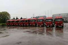 上海德隆20台解放JH6牵引车成功交付客户