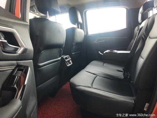 ���Ž�����ʮ��D-MAXƤ����ʱ������ �Ż�0.3��