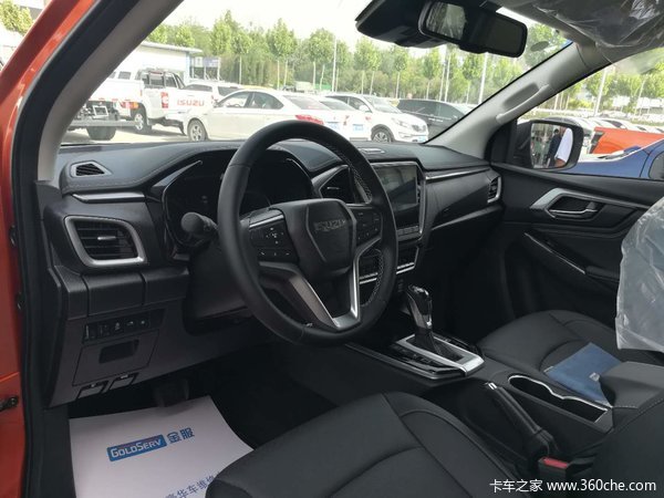 最新一代五十铃dmax皮卡现已到店欢迎各位老板选购的