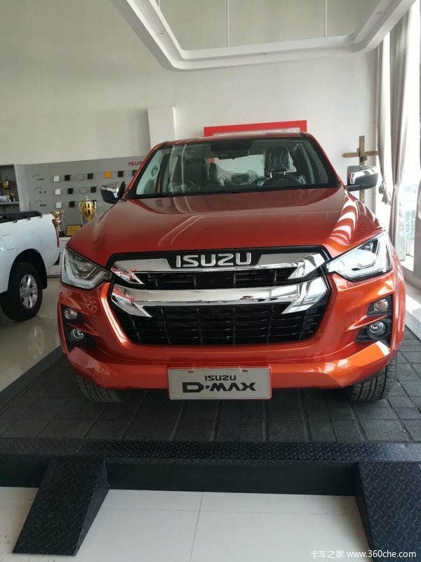 最新一代五十铃dmax皮卡现已到店欢迎各位老板选购的