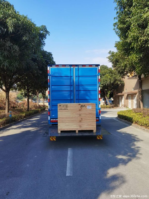 解放公狮载货车深圳市火热促销中 让利高达0.38万