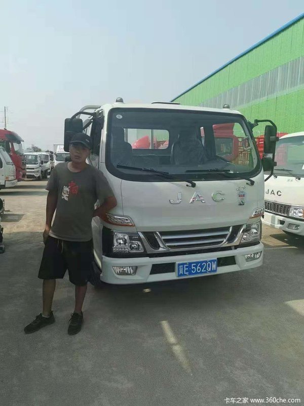 恭喜孟老板 喜提骏铃V5载货车—新东胜