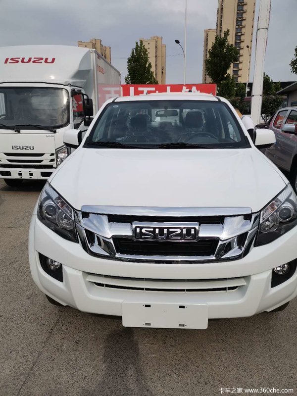 全新五十铃自动挡皮卡现车己到位欢迎各位老板到店赏车试驾