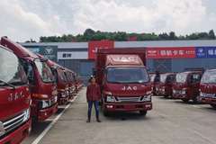 恭喜刘老板 喜提骏铃V6单排仓栅式载货车