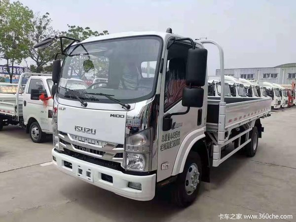 五十铃M100，豪华内饰，大屏倒车影像，定速巡航。