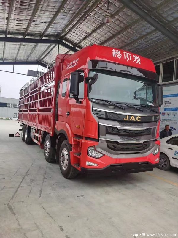 格尔发8×4新款A5W康明斯490马力，采埃孚自动挡，优惠促销。