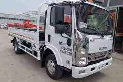 五十铃M100，豪华内饰，大屏倒车影像，定速巡航。