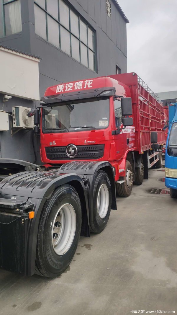 恭喜李老板喜提德龙l3000载货车玉柴300马力9米6苍栅