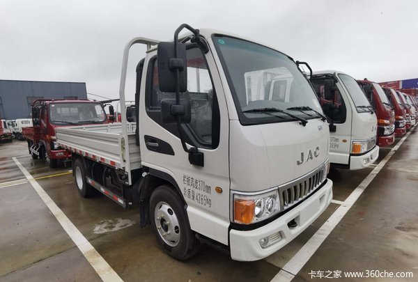 购骏铃E3单排栏板载货车 享高达0.2万优惠