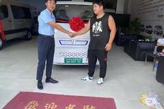 恭喜刘老师 喜提远程E6电动封闭厢货