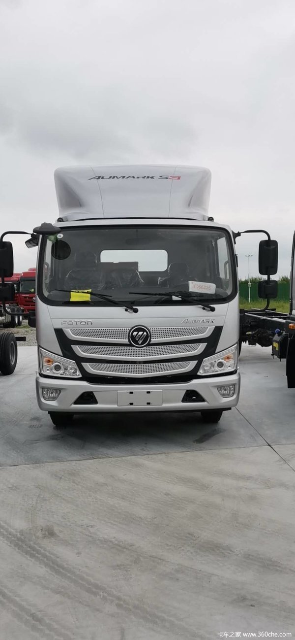 恭喜耿凤娣 吉日喜提欧马可S3载货车