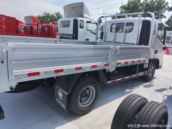 恭喜耿凤娣 吉日喜提欧马可S3载货车