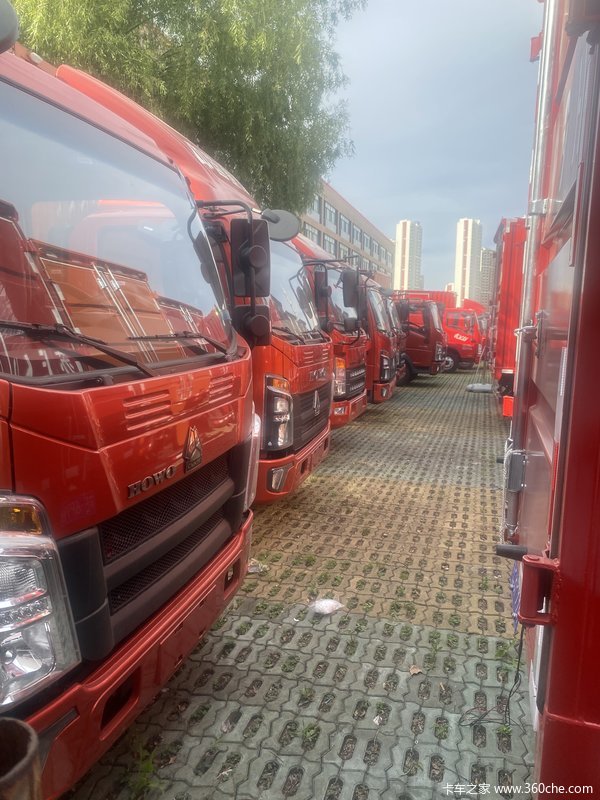 中国重汽HOWO轻卡大促销