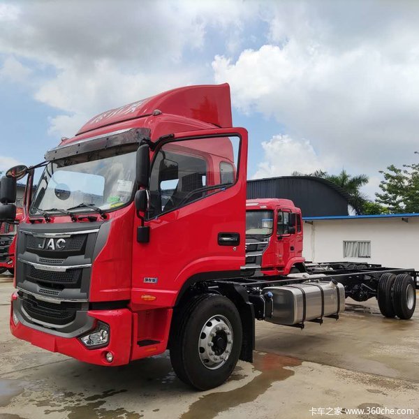 中卡旗舰版-新款驾驶楼-抛货快递快运首选,货箱最长可达10米