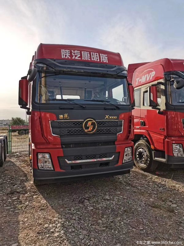 德龙x3000440马力燃油牵引车澎湃动力高效节油