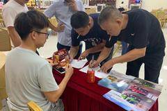 揭阳猛人得劳斯汽贸举办乘龙明星产品推介会