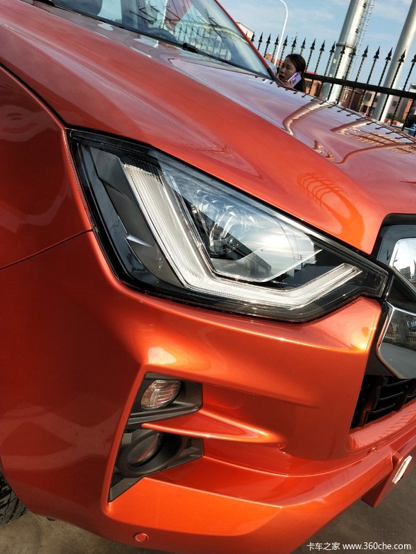 ���Ž�����ʮ�幺D-MAXƤ�� ���ߴ�0.3���Ż�