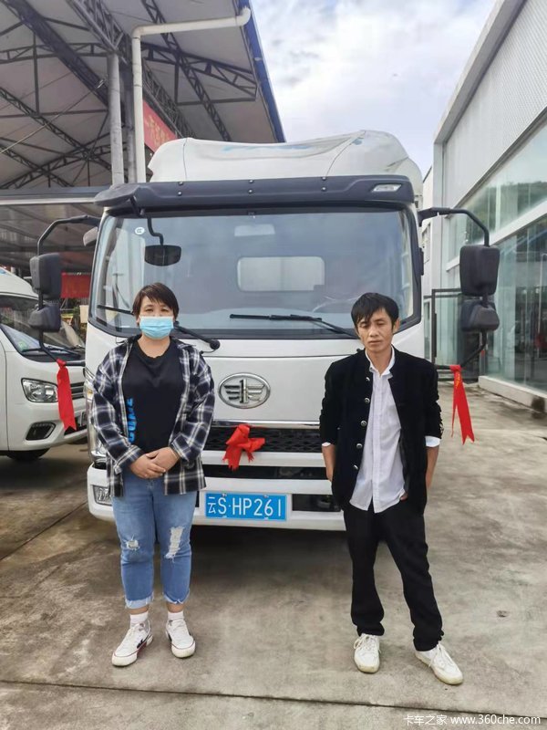 恭喜张师傅 喜提解放公狮载货车，蓝牌合规产品上牌无忧。