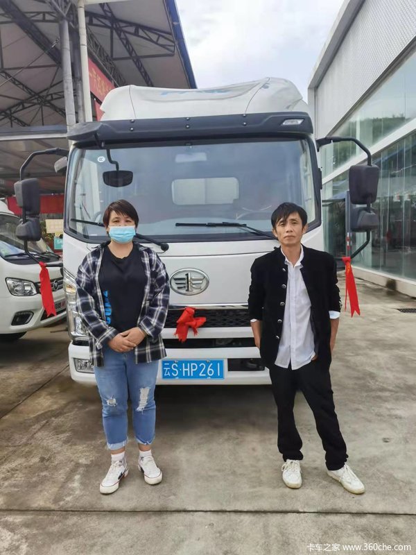 恭喜张师傅 喜提解放公狮载货车，蓝牌合规产品上牌无忧。