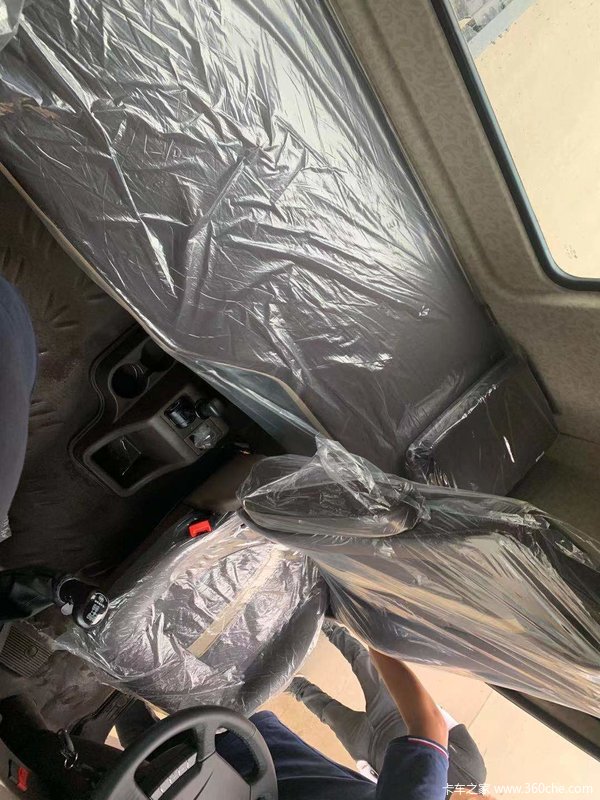 乘龙H5 7米8到店,全新内饰,安全舒适,省油高效,选它准没错