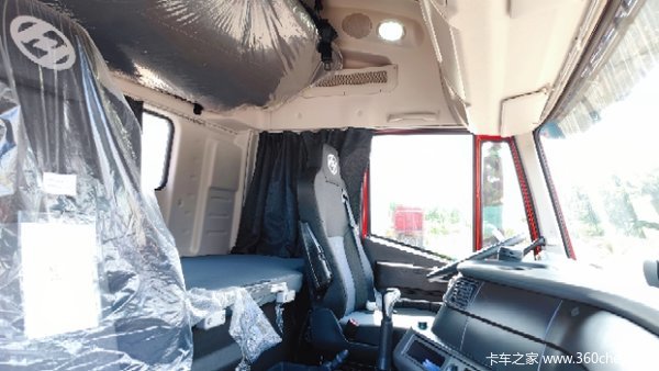 爆款车型国六红岩杰狮C6牵引车已到店