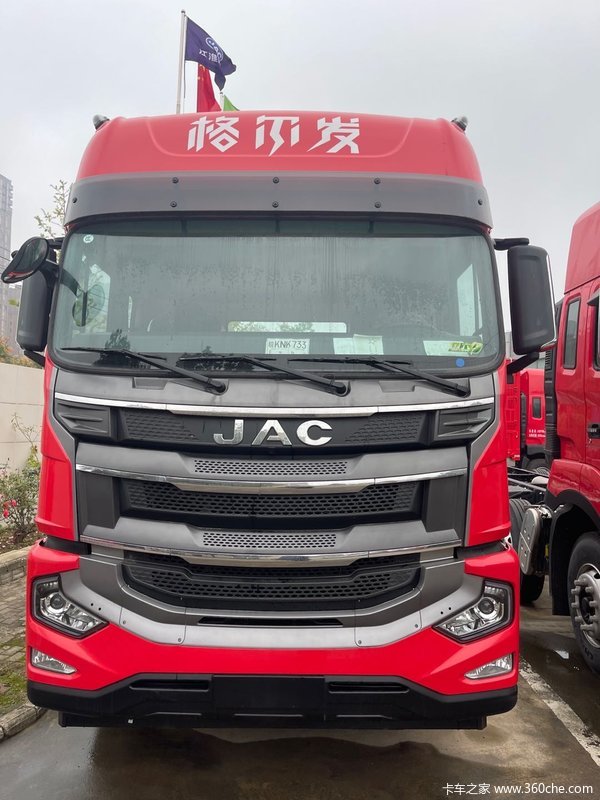 格尔发国六6×2锡柴290马力，法士特9档，9.6米货箱，现车！
