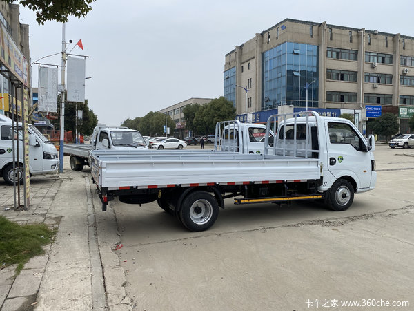 东风途逸柴油版4米箱已被刘老板领回家