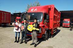 解放轻卡临汾乾坤源1台虎VH高栏车成功交付客户