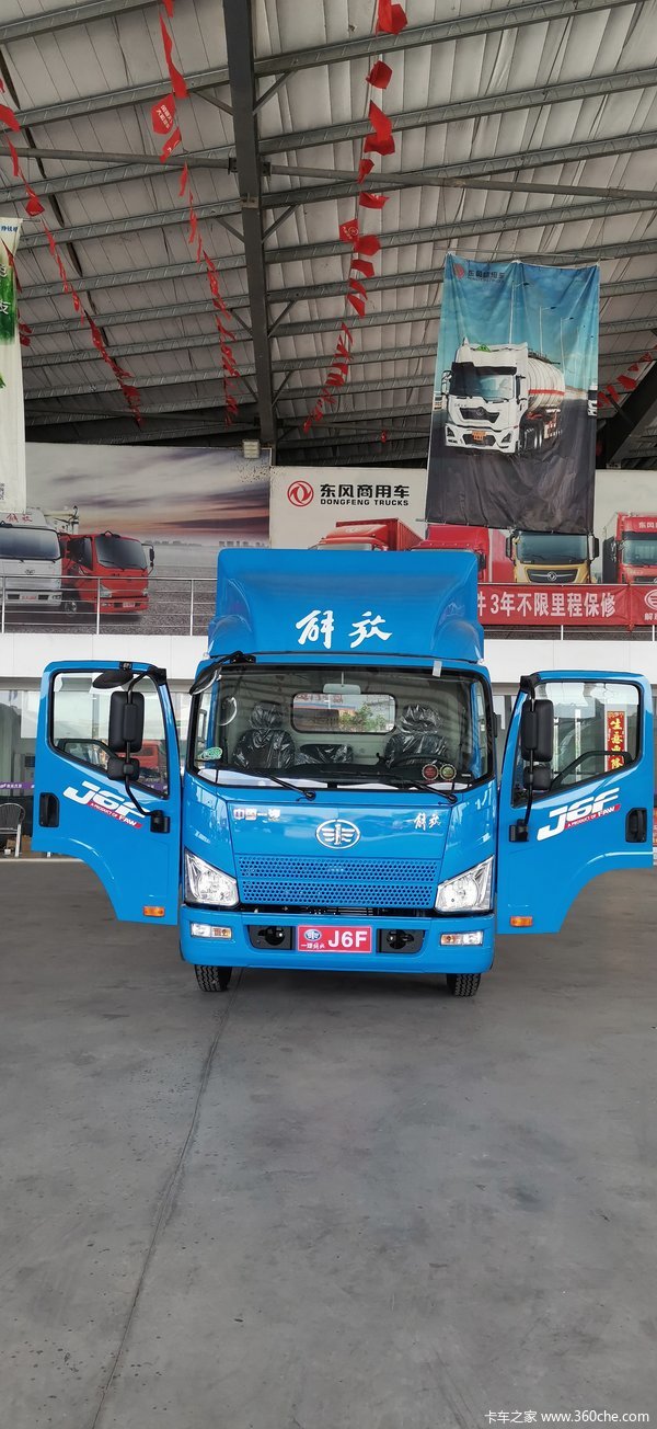 一汽解放轻卡J6F大柴150匹新车到店
