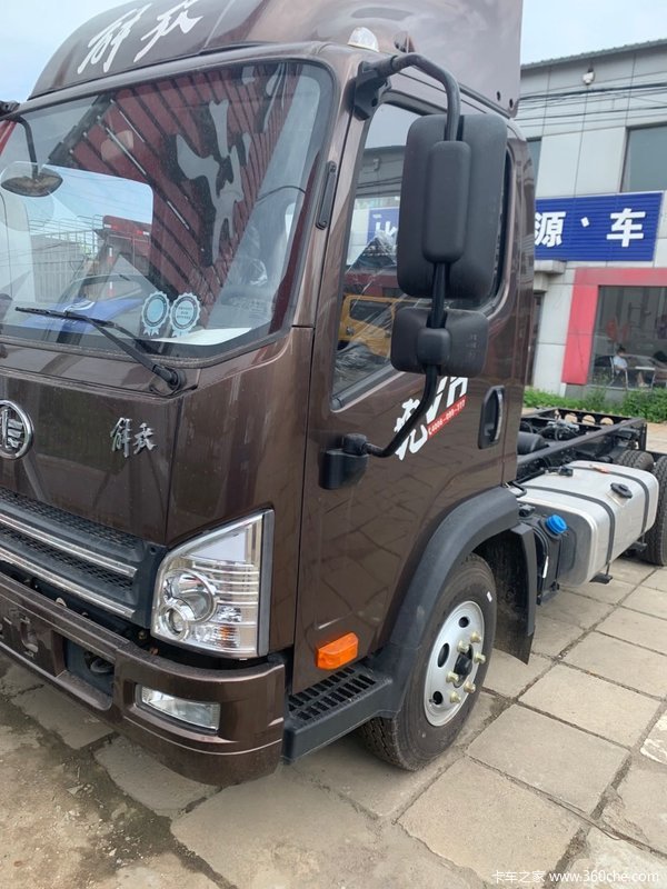 爬山虎解放虎vh8档高低速余艰险中完成征服