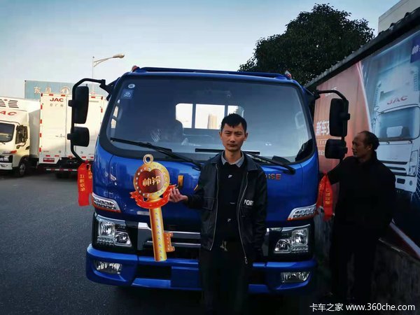 1台帅铃E中体载货车成 功 交付客户