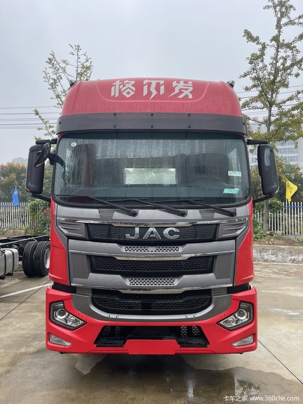 格尔发国六4×2A5X玉柴245马力，法士特8档，6.8米货箱。