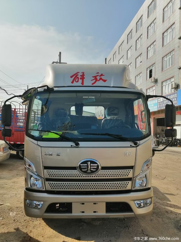 解放高端轻卡领途42米自动档配康明斯发动机到店了