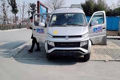 恭喜郑老板 喜提锋锐F3载货车，祝郑老板虎年大吉大利！