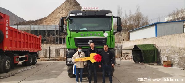恭喜5.8米渣土车交车 喜提SITRAK C7H 自卸车