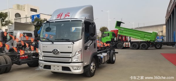 一汽解放高端轻卡领途160匹康明斯新车到店
