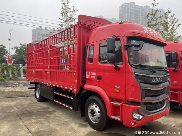 格尔发4×2国六A5L四缸云内德威220马力，法士特8档，6.8