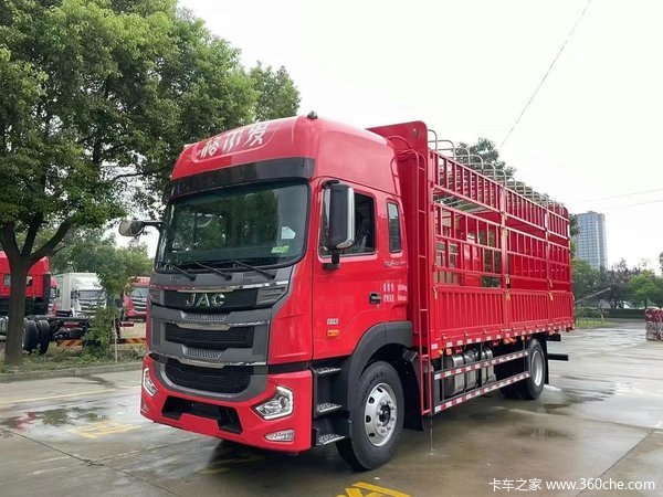 格尔发4×2国六A5X六缸玉柴245马力，法士特8档，6.8米
