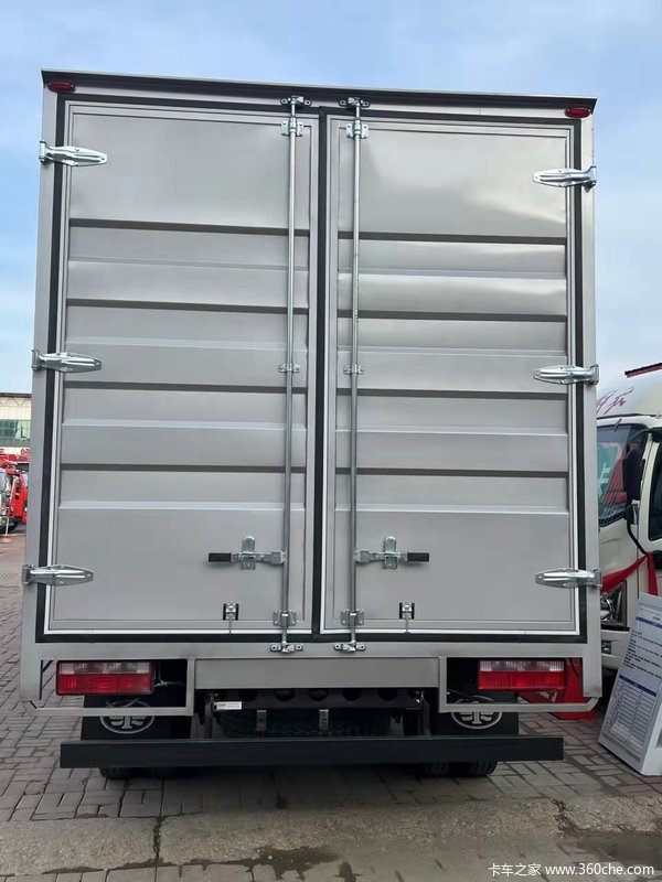 解放轻卡高端领途自动挡宽体23米车厢长42米箱货现车一台