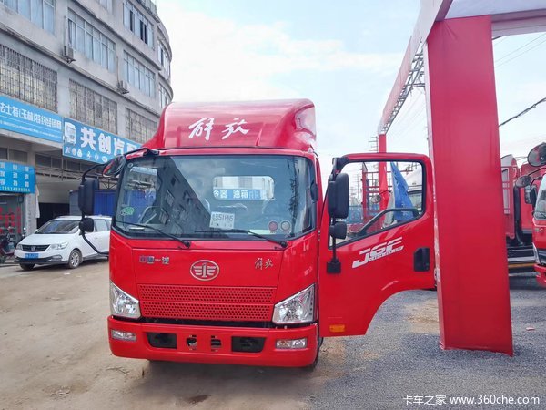 解放合规车型J6F潍柴150马力法士特8档到店了