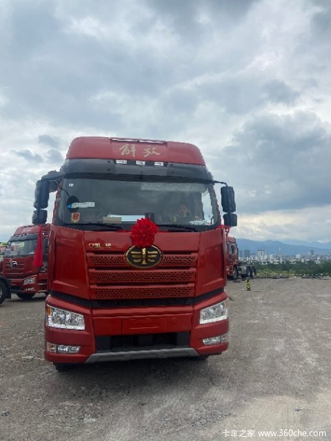 恭喜南城腾帮物流公司 喜提解放J6P牵引车
