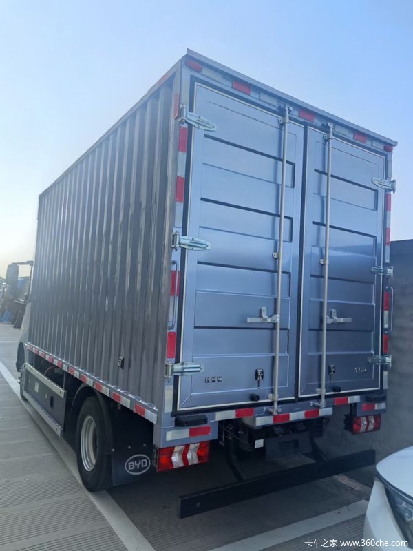 比亚迪T5D4.2米电动轻卡限时促销中 优惠3.3万