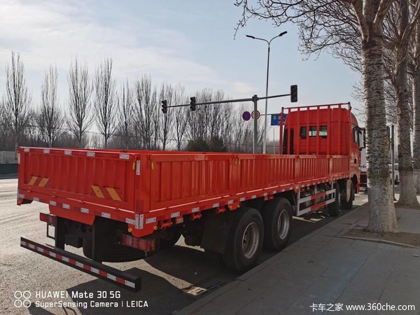 汕德卡8X4载货大促销,现车,现车。机不可失!