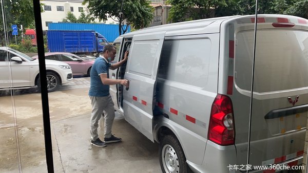 天蓝五菱新能源白云专营店6月8日隆重开业