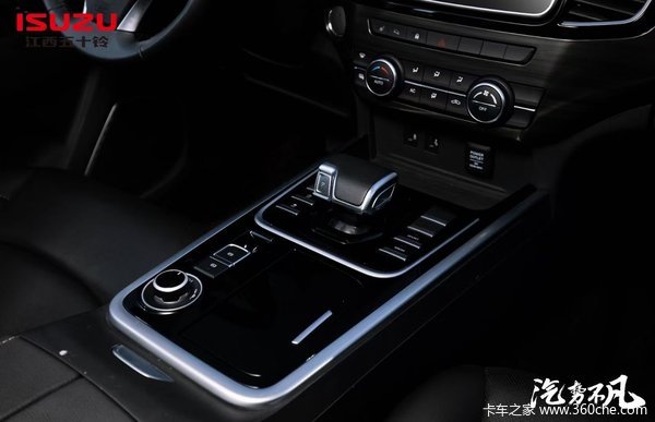 厦门江西五十铃铃拓皮卡限时促销中 优惠0.3万