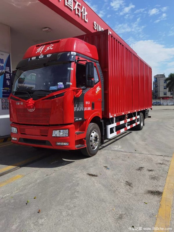 广州金誉解放店，7月载货车，6.8米，7.7米，8米钜惠促销。